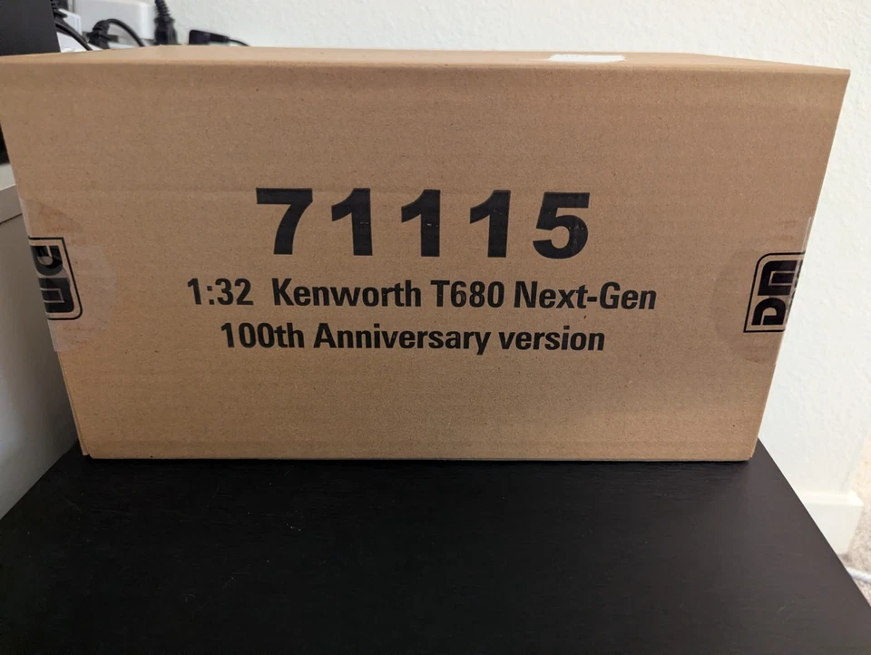 Diecast Masters 1/32 Scale Kenworth T680 100th Anniversary Truck model 71115 NEW - Image 3 of 3