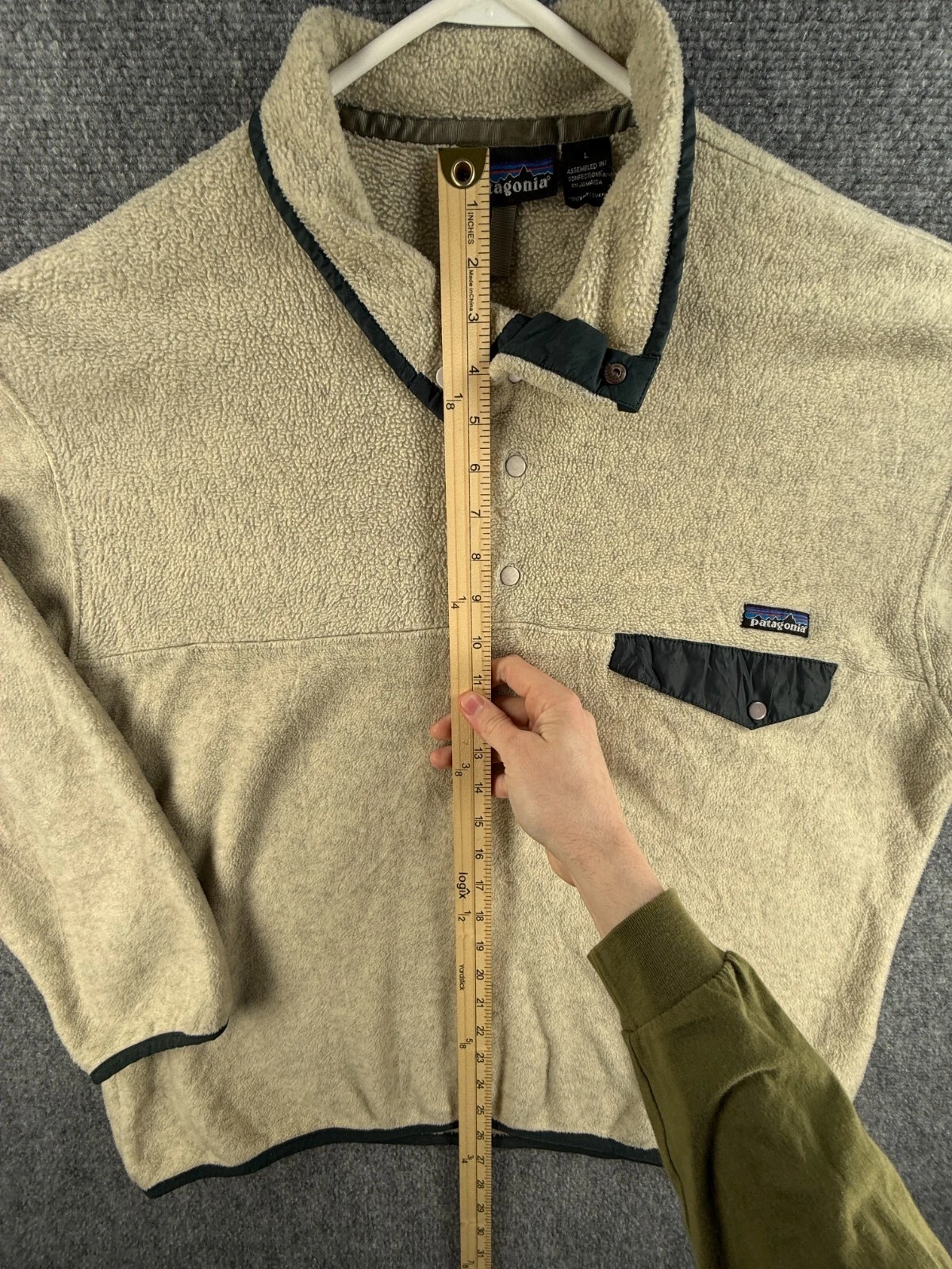 patagonia ivory 1/4 snap pullover fleece logo chest pocket jacket