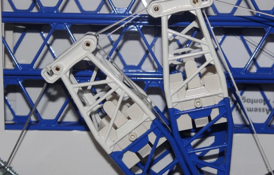 Siku 4810 Heavy Mobile Crane 1:55 New in OVP Blue - Image 4 of 4