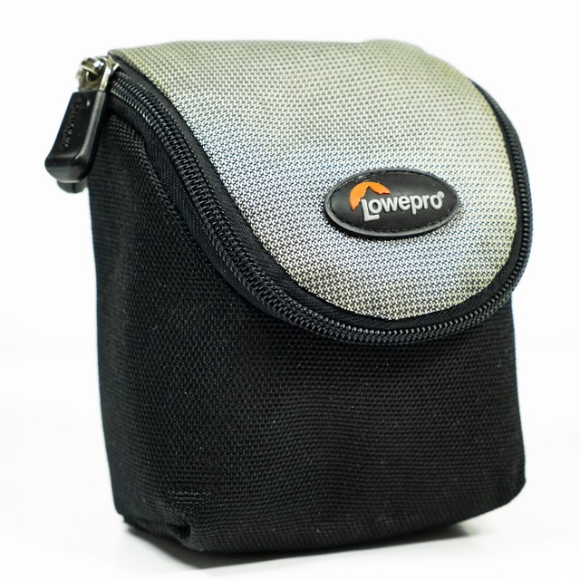 lowepro compact camera case