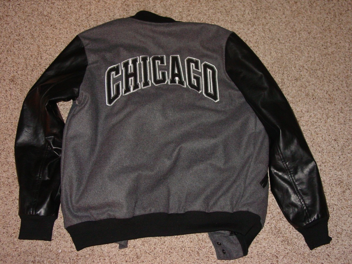 ジャケット・アウター NBA CHICAGO BULLS LONG GONE SWEAT JACKET Vintage NBA Chicago Bulls Red & Black Zip Up Jacket Men's