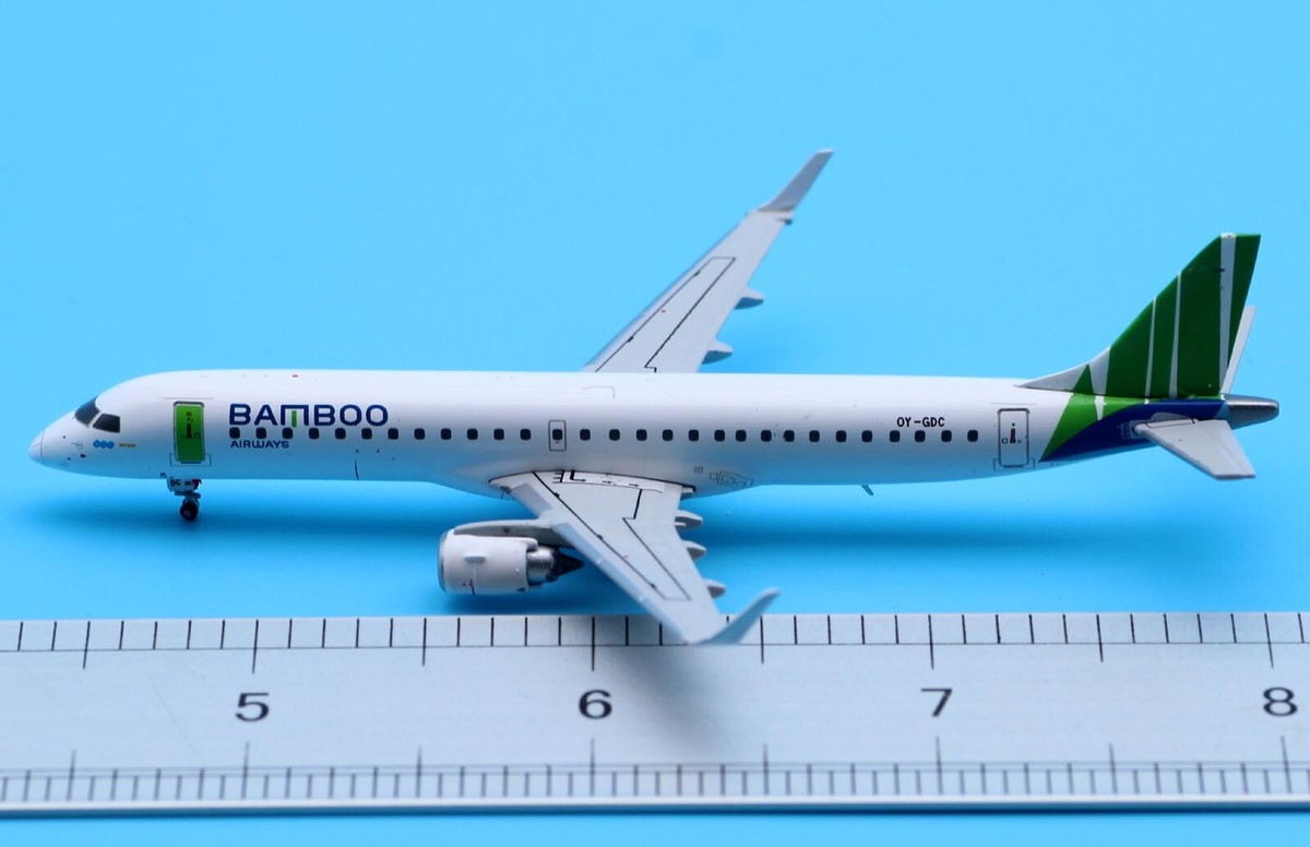 JCWings 1/200 J-AIR(ミニオンズ) EMBRAER 190 1/200 エンブラエル190 J-AIR ジェイエア ミニオンジェット