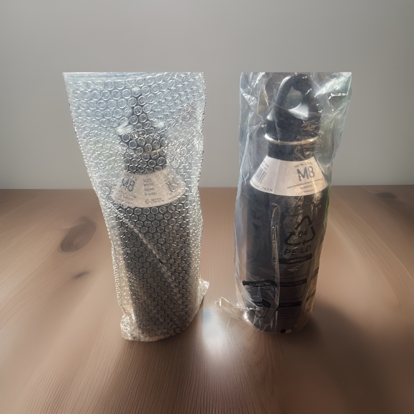 MIZU M8 STAINLESS STEEL WATER BOTTLE - HOLDS 25oz/750ml - BL
