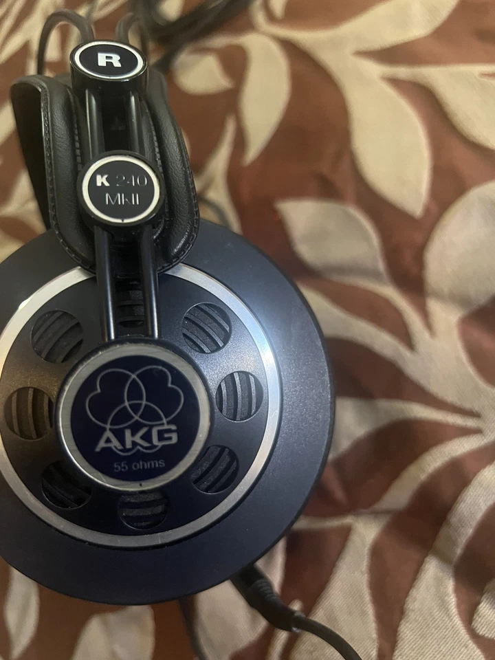Auriculares de DJ de estudio AKG K240 MkII negros plateados 55 ohmios sobre la oreja Foto 4 de 4