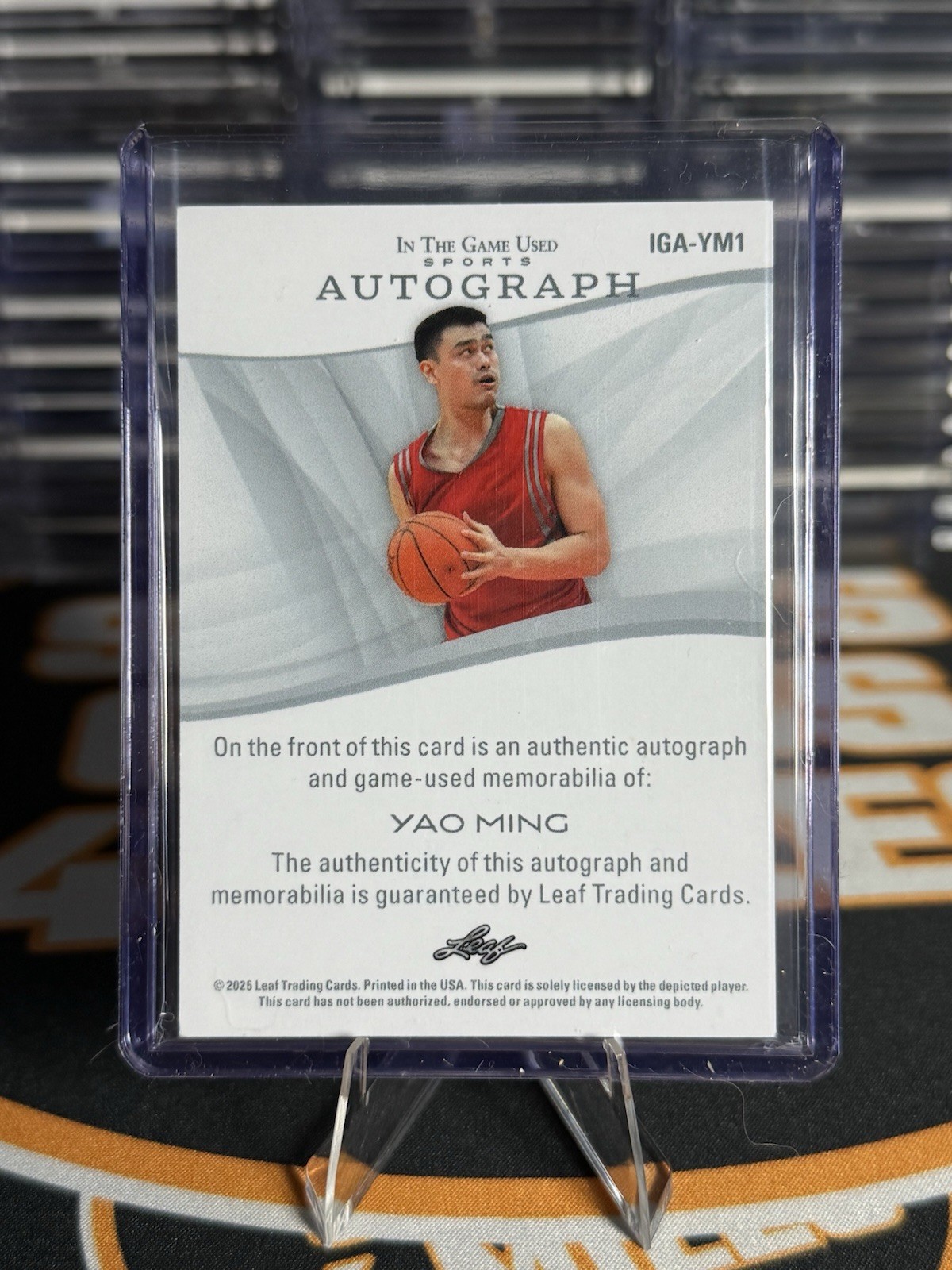 Yao Ming 7/7 Patch Auto 2025 Leaf In The Game Used Autograph Rockets SSP view 5