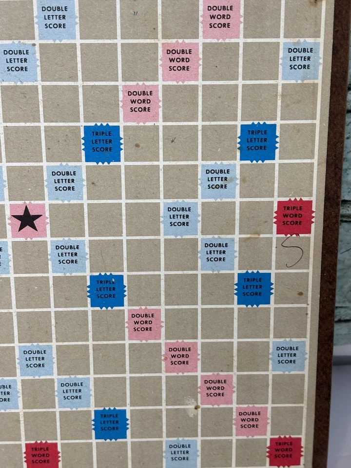 Vtg SCRABBLE TRAVEL EDITION MAGNETIC BOARD COMPLETE SELCHOW & RIGHTER - Image 4 of 4