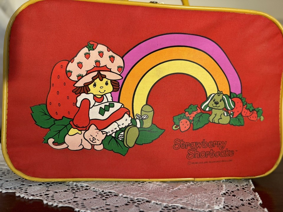 Vintage Strawberry Shortcake Suitcase 1980 Red Luggage Cat Rainbow