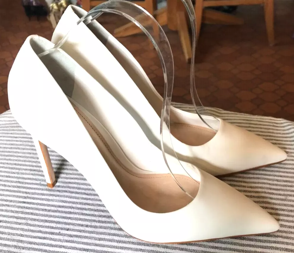 Schutz white pumps discount