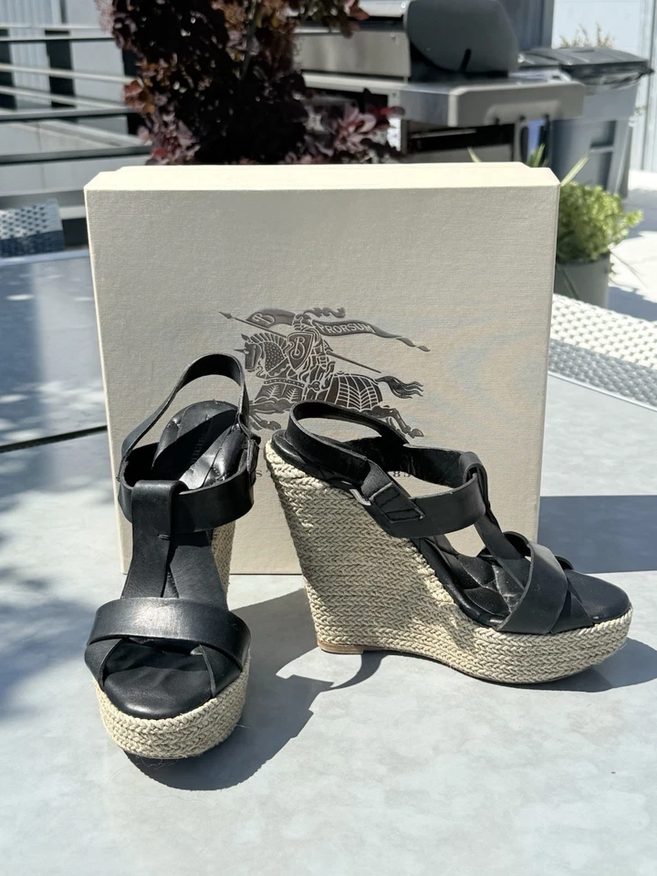 Cuñas Burberry de cuero negro talla 40 Foto 2 de 4