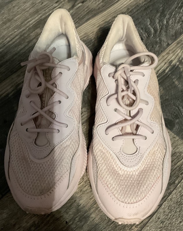 - NEW adidas Ozweego Girls Size 7 Sneakers  Lavender