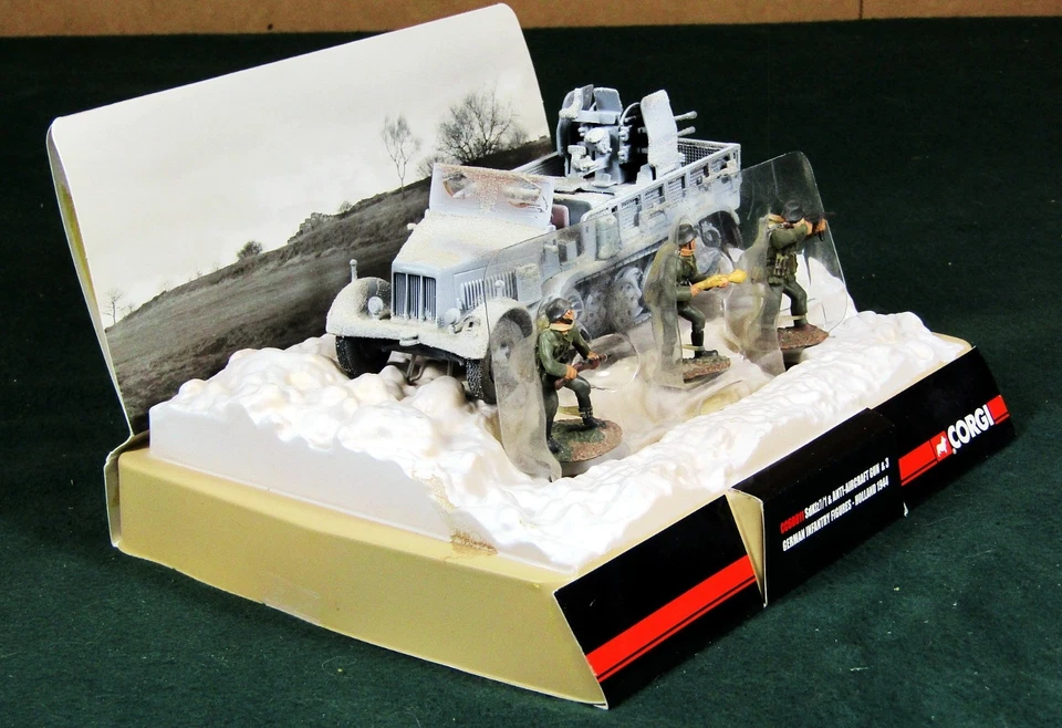 CORGI CLASSICS ESCARAMUZA DIORAMA SDKFZ7 MEDIA PISTA + PISTOLA AA/3 ALEMANES LE CC60011 Foto 3 de 4