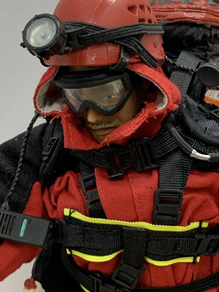 1/6 21st Century Mountain Climber Search & Rescue With Accessories Near Complete - Image 4 of 4