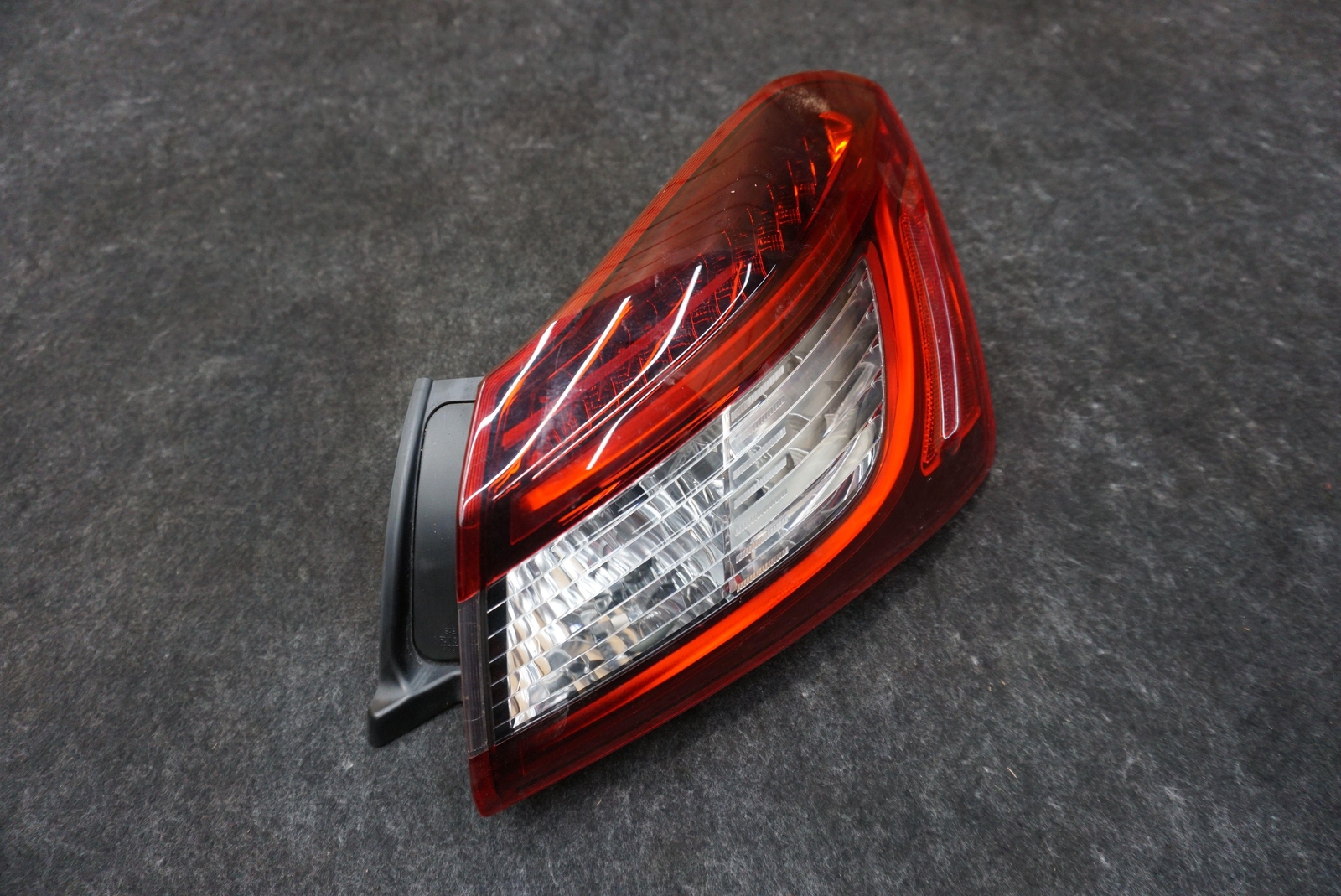 Rear Right Side Outer Tail Light Lamp 670107148 Maserati Ghibli M157 2014-17+