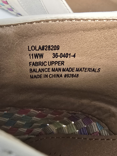 Comfort View Women Beige Silver Fabric Faux Leather Slip On Flat Shoes Sz 11 WW - Picture 3 of 7