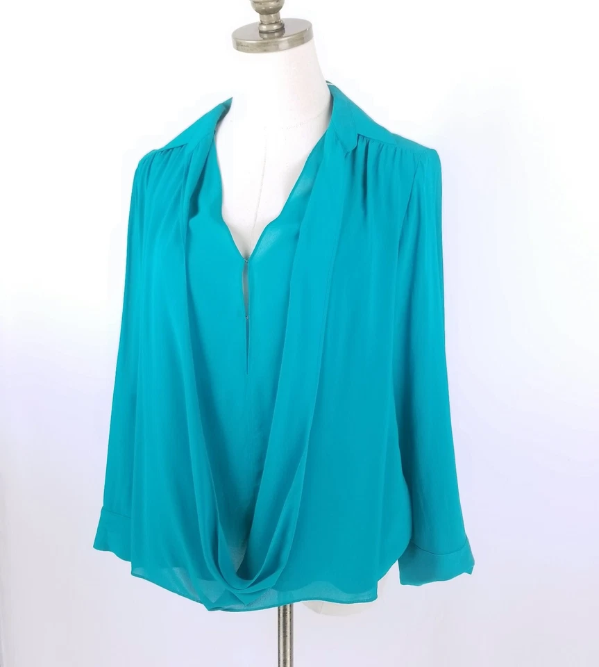 Blusa Alice + Olivia de Stacey Bendet Mezcla Seda Talla M Turquesa Drapeada $288 Foto 3 de 4