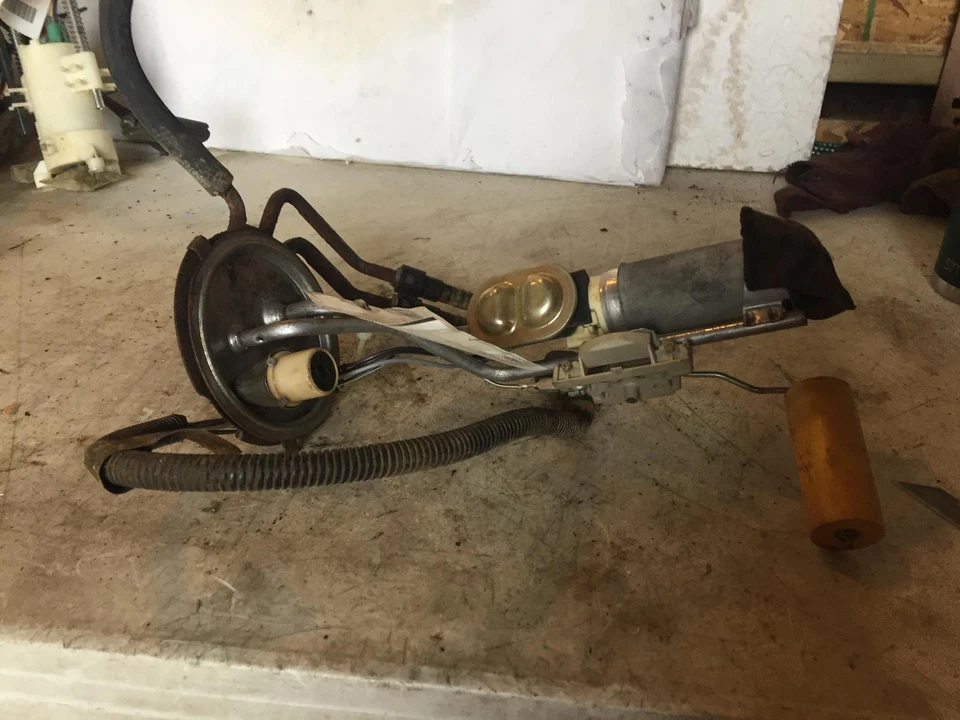 Used Fuel Pump fits: 1997 Oldsmobile Cutlass Pump Assembly 6-207 3.4 Grade A Foto 2 de 4