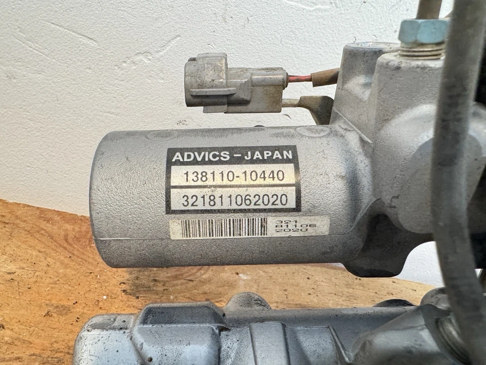 Lexus LS460 2007-2012 potenciador de freno eléctrico y cilindro maestro montado OEM Foto 3 de 4