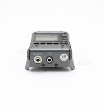 Zoom F1-LP Portable Field Recorder - PARTS ONLY: Does not power on