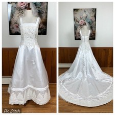 Pretty Vintage 90s Signature Satin Wedding Gown 