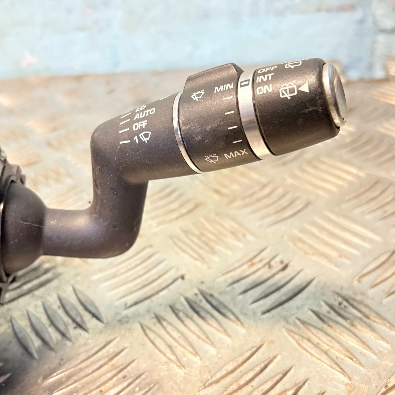 Front and rear wiper control stalk