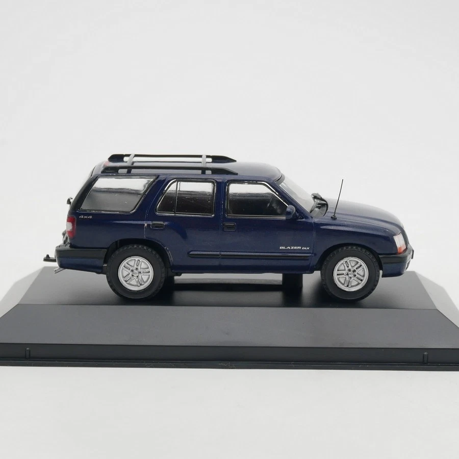 1: 43 雪佛兰 Blazer 2.8 DLX 2004 SUV 压铸模型汽车-详细 — 第 4/4 张图片