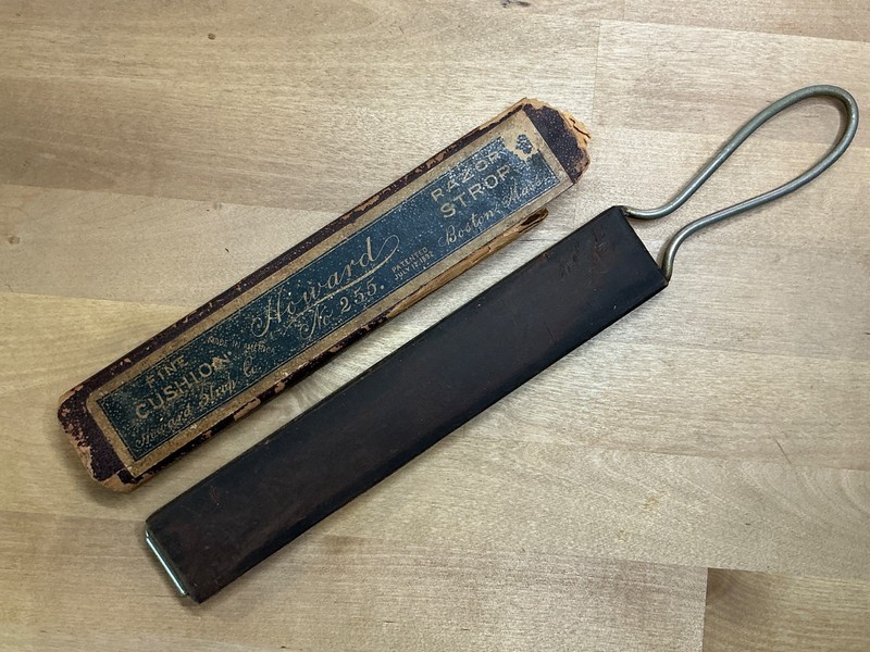 Howard Razor Stop No. 255 - Pat. 1892 - Boston Mass - Antique BarberTool