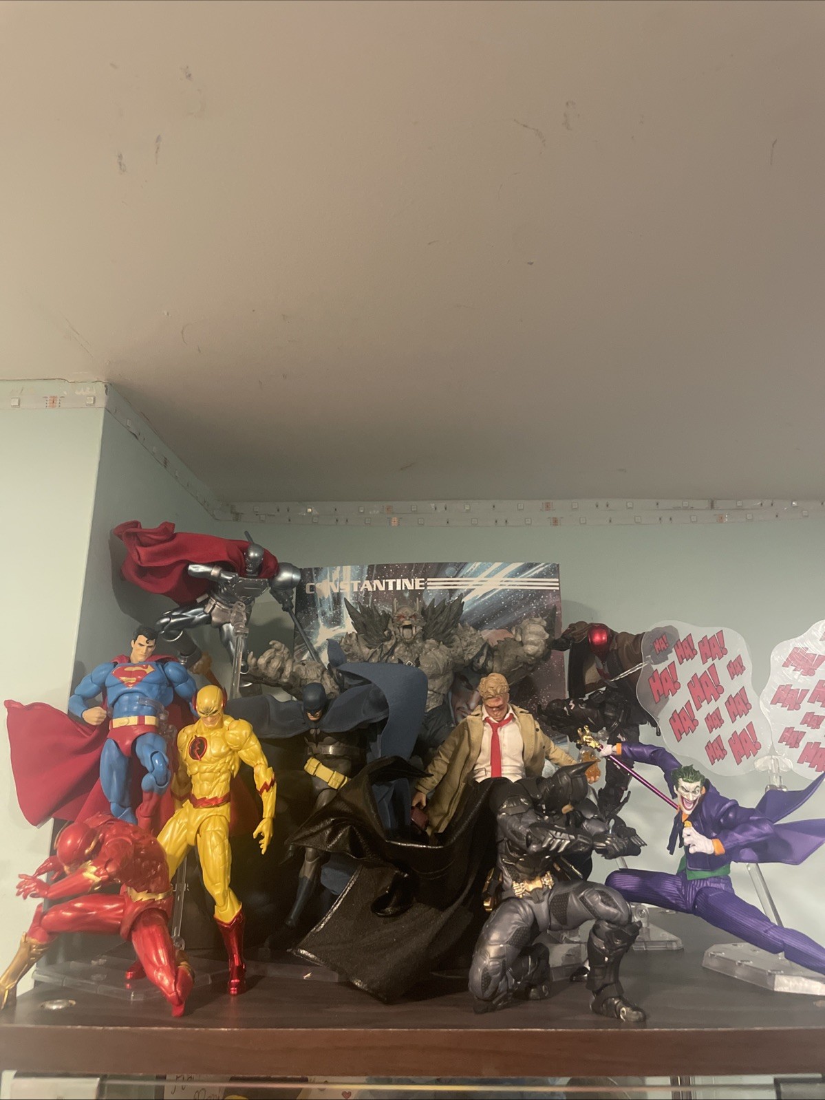 revoltech, mafex,mezco all figures come with everything