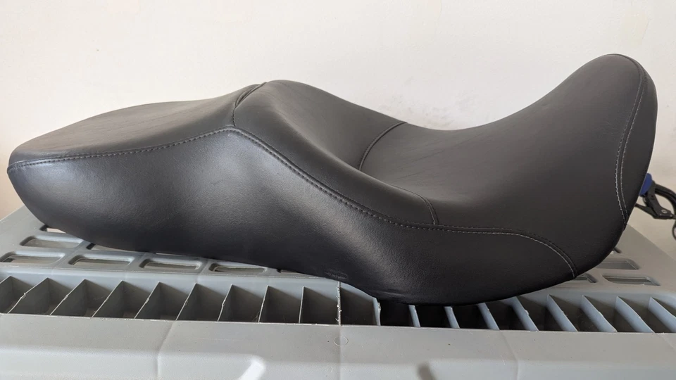 Asiento de cubo profundo liso Harley Davidson Sundowner Foto 2 de 4