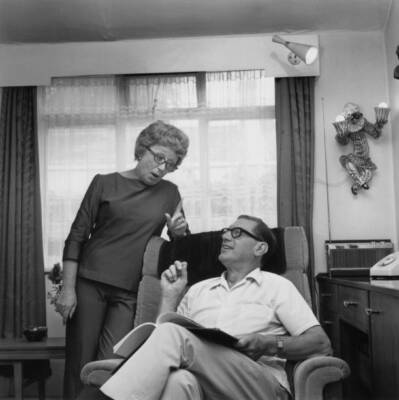 English Actress And Comedian Thora Hird With Her Husband Old Photo