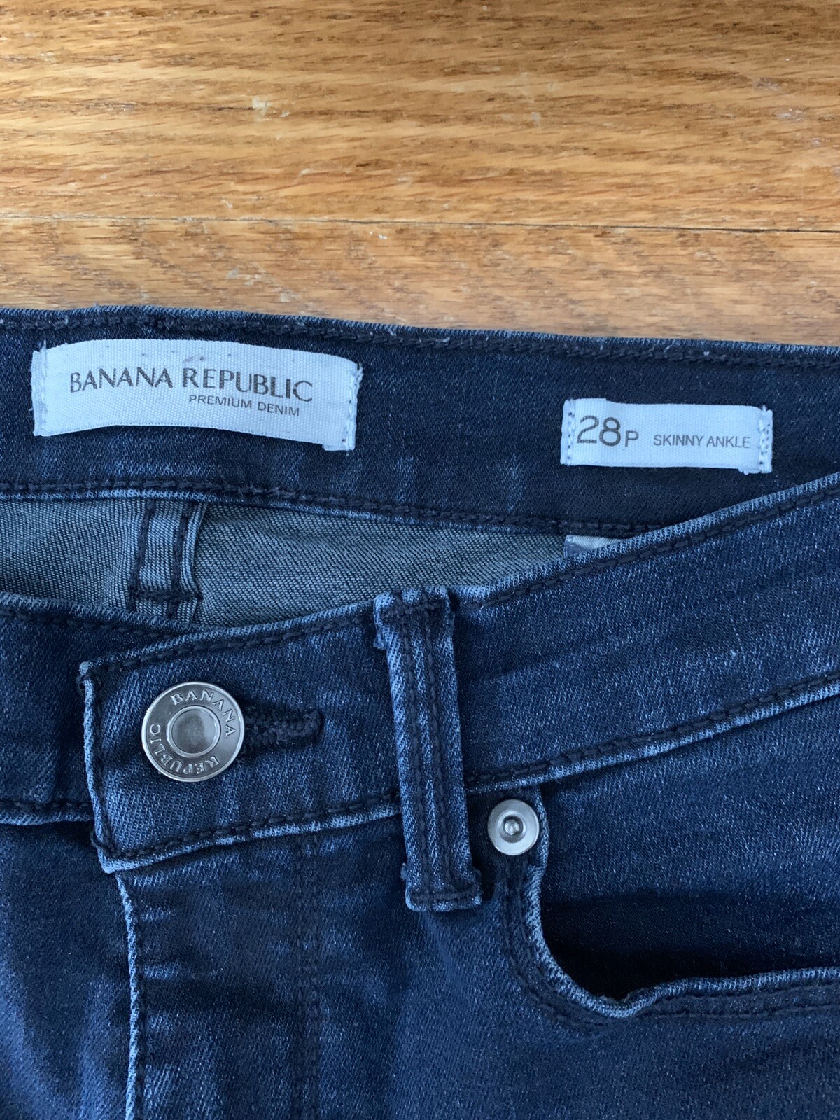 Banana Republic Premium Denim 28 Petite 