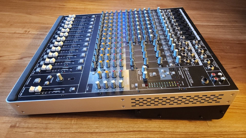 Mackie Onyx 1620i Analog Mixing Console W/Hard Shell Case - FireWire Interface - Image 2 of 4