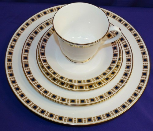 5 PC PLACE SETTING ROYAL WORCESTER FINE CHINA DINNERWARE BLENHEIM PATTERN ENGLAN - Picture 9 of 10