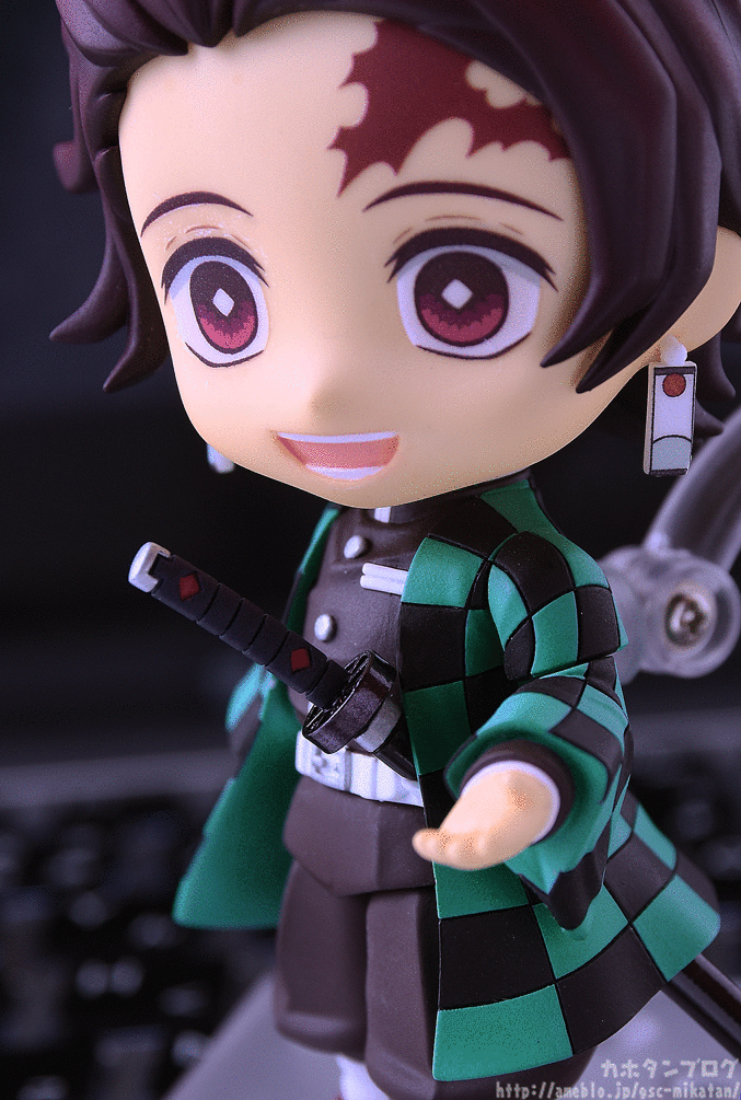 Nendoroid articulado Demon Slayer Zenitsu Agatsuma Kamado Tanjiro