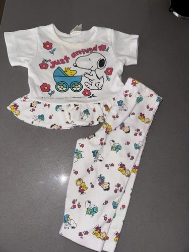 Baby Snoopy Vintage 2pc White Set 3/6months Some Yellowing On The Top