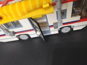 LEGO CREATOR Vacation Getaways 31052 RV Camper Truck Retired Set  With Awning