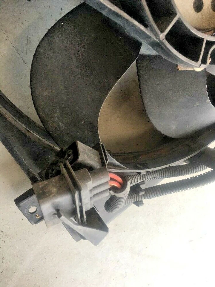 Volkswagen Beetle 1998-2005 radiador refrigeración ventilador doble 1,8 L 2,0 L 1C0121207C OEM Foto 4 de 4