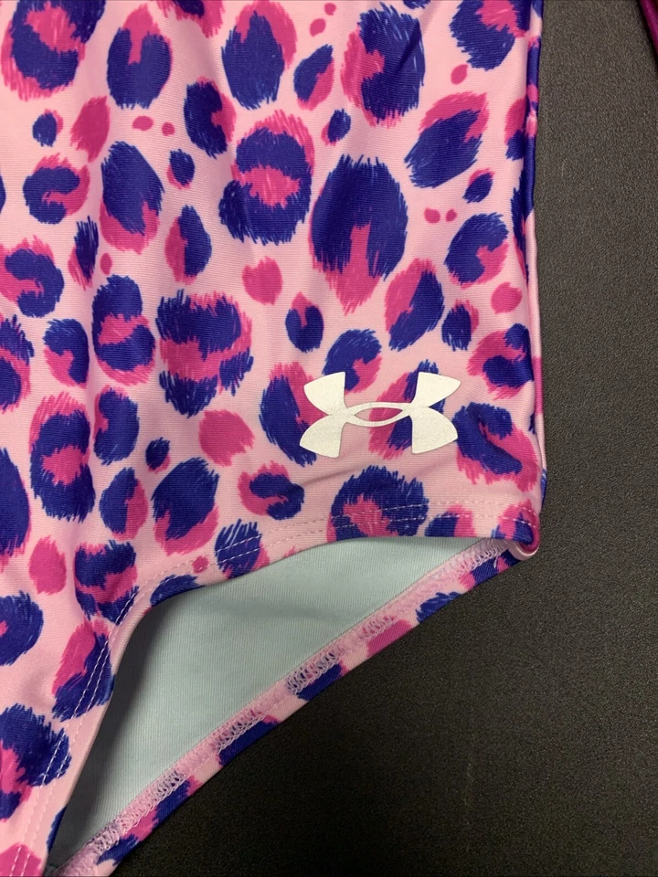 Traje de baño Under Armour niñas de una pieza manga larga talla 4 rosa estampado de leopardo Foto 2 de 4