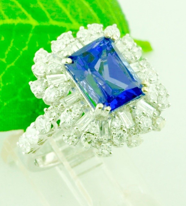 18k Solid White Gold Natural Diamond & AAA Emerald  Cut Tanzanite Ring 5.64 ct