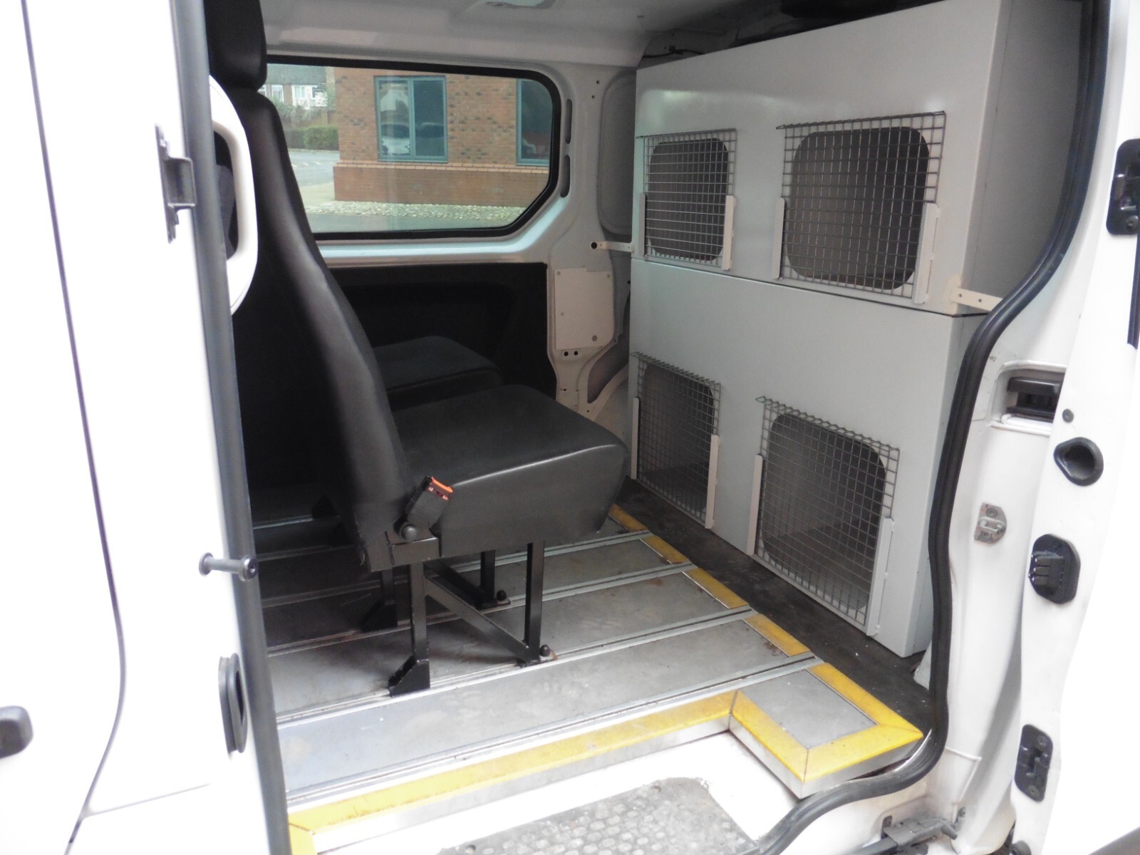 dog van cages expert vivaro transit expolice work dogvan t07944 247999
