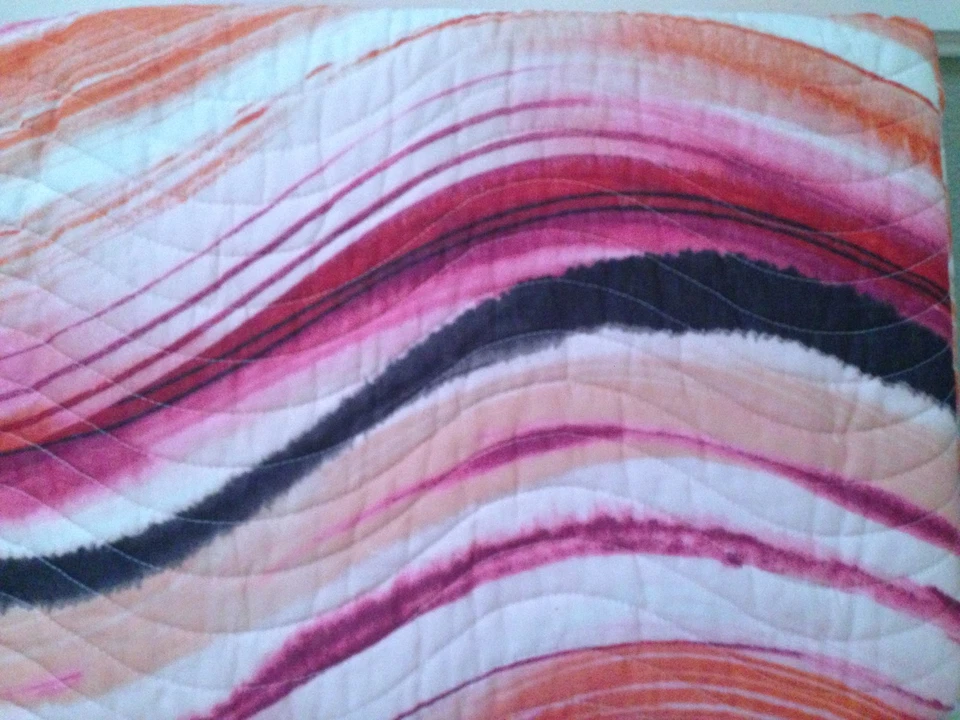 Max Studio PINK ORANGE BLACK RED TWIN QUILT SET SUNSET SUNRISE WATERCOLOR WAVES - Image 2 of 4