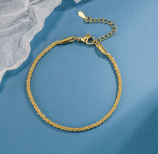 A shimmering gold bracelet for women, simple and versatile.