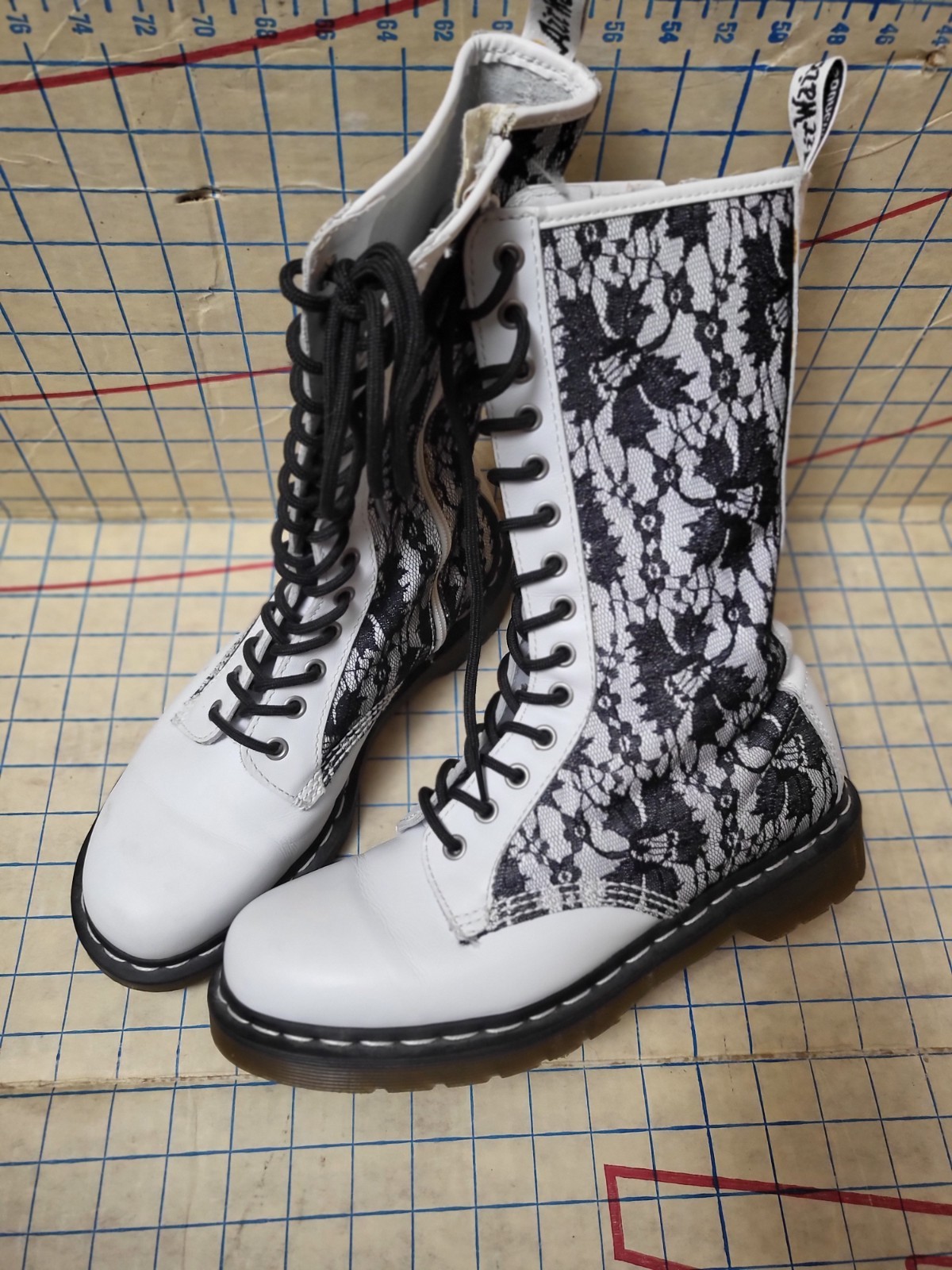 Dr. Martens 14 eye white black lace boots UK8 EU42 US10 Goth Halloween Doc