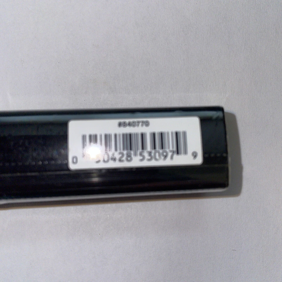 Batom selado Nuance Salma Hayek Color Vibrance 135 CORAL tamanho completo - Imagem 2 de 2