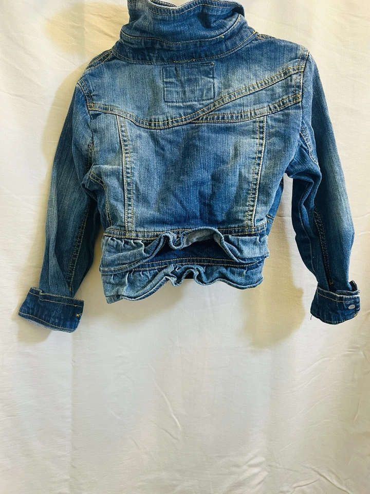 Chaqueta vaquera para niñas casa de muñecas talla 4. Volantes traseros Foto 2 de 2
