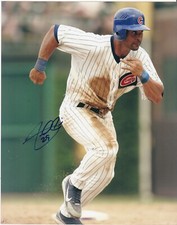 ANGEL PAGAN   CHICAGO CUBS   ACTION SIGNED 8x10
