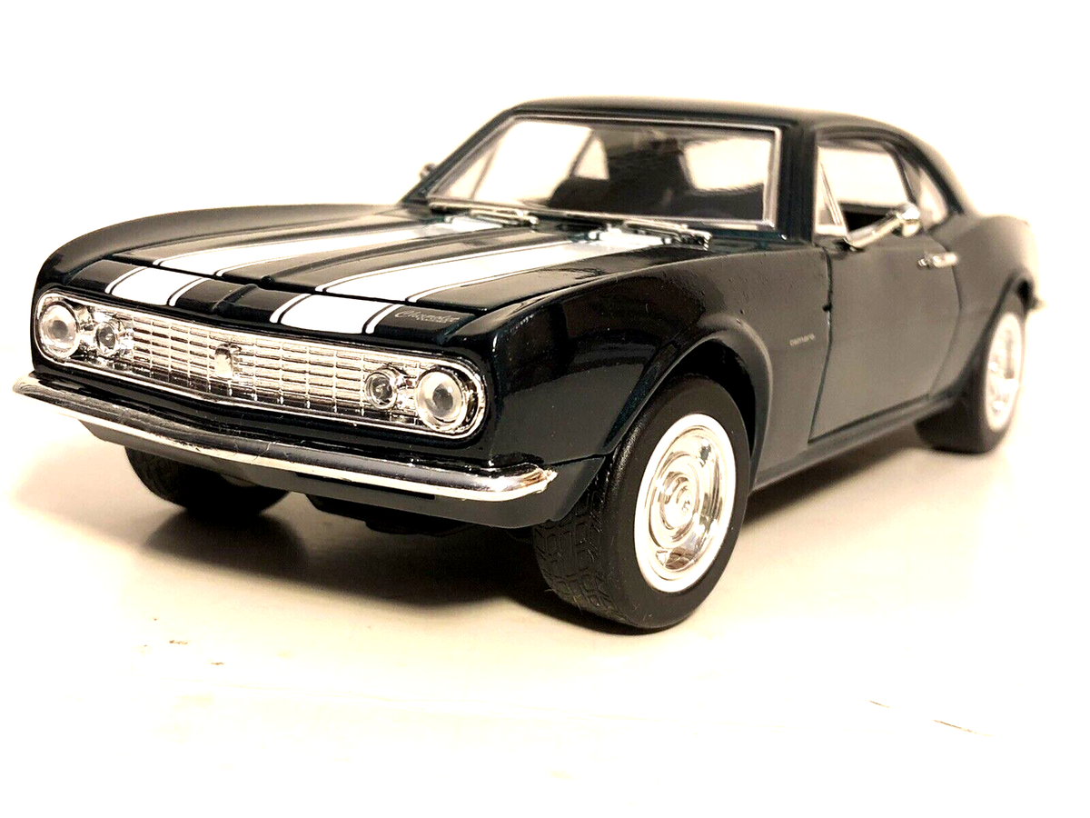 SUNNYSIDE 1967 CHEVY CAMARO Z28 GREEN 1:24 DIECAST MODEL CAR