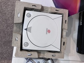 1999 SEGA DREAMCAST CONSOLE WHITE NTSC CIB partially works