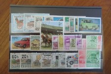 Lot de 29 timbres de voitures
