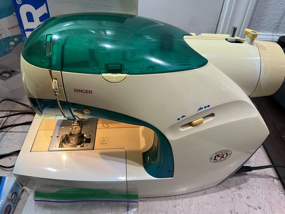 Singer Izek Sewing Machine Gameboy Color Works! Please Read Description! - Image 3 of 4