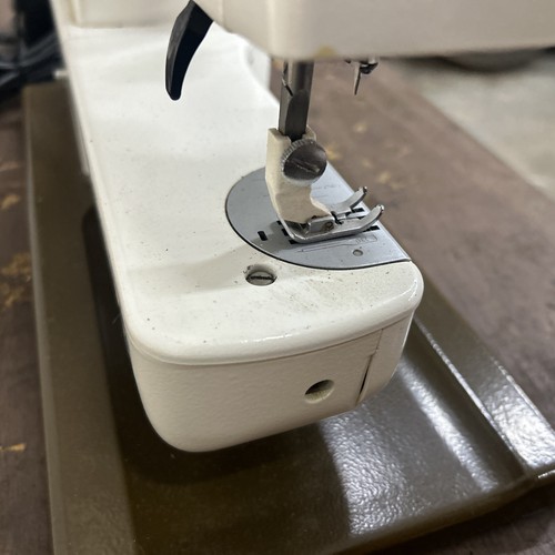 Vintage Husqvarna Viking Turissa Model 2781 Sewing Machine Cord/Pedal Tested - Picture 12 of 12